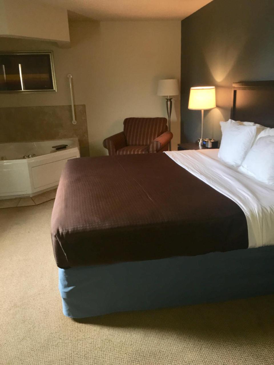 Americinn By Wyndham Monmouth Екстер'єр фото